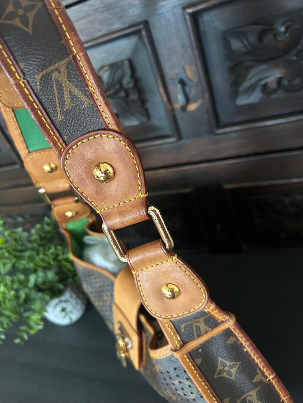 Beautiful Brown Monogram Shoulder Bag with Green Accents - Picture 8 of 17